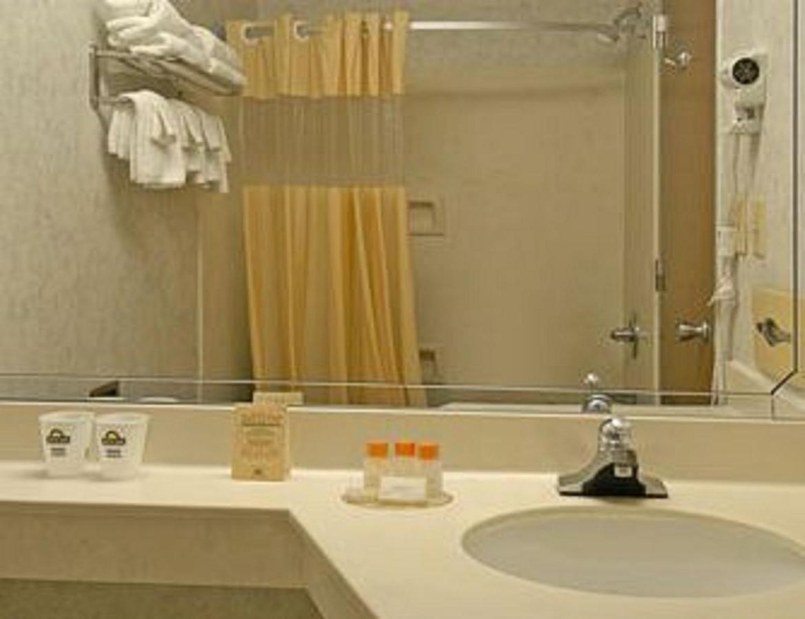 Days Inn & Suites By Wyndham Lexington Rom bilde